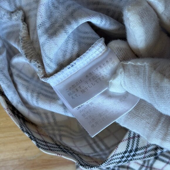 Burberry Girls' Plaid Puff Sleeve Blouse Size 140A - Picture 7 of 9